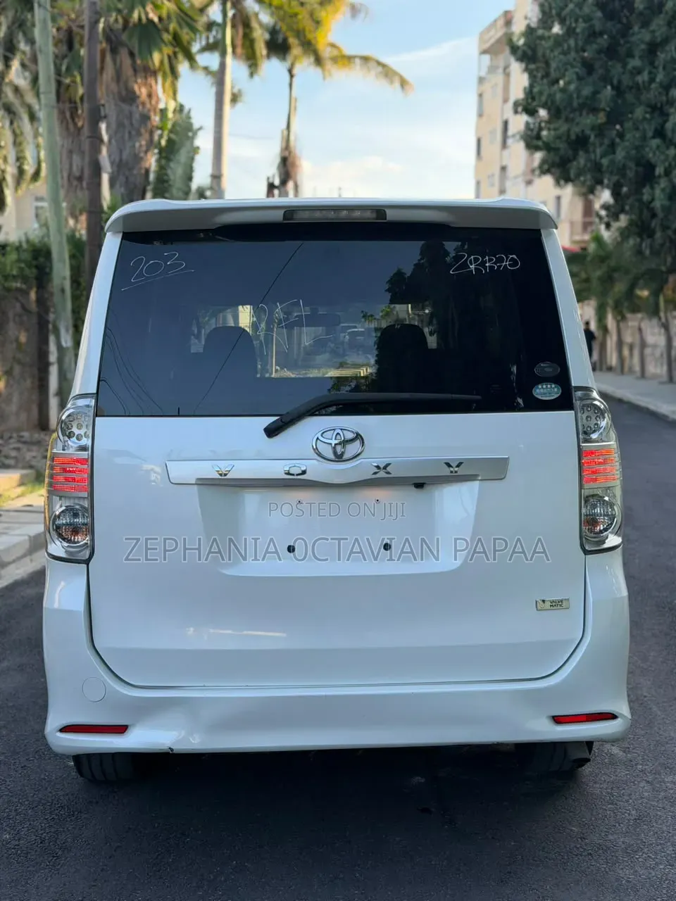 Toyota Noah 2009 White