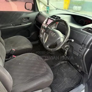 Toyota Ractis 2007 Silver