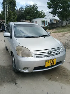 Toyota Raum 2004 Silver