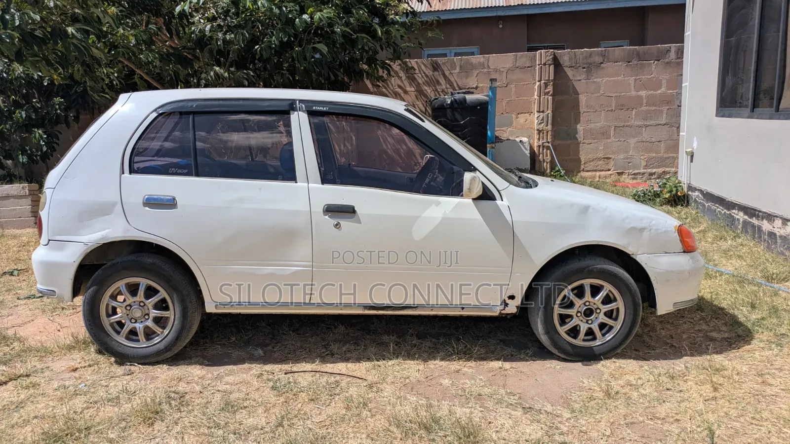 Toyota Starlet 1999 White