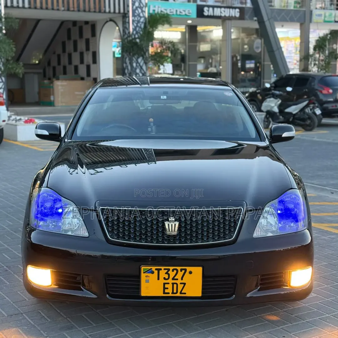 Toyota Crown 2006 Black