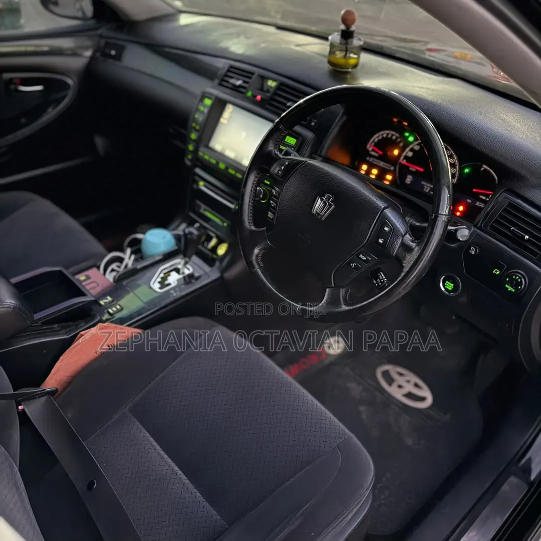 Toyota Crown 2006 Black