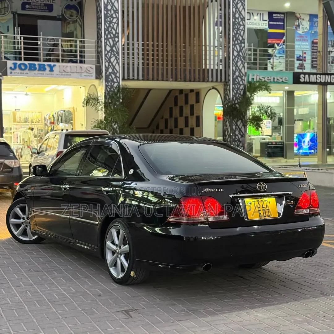 Toyota Crown 2006 Black