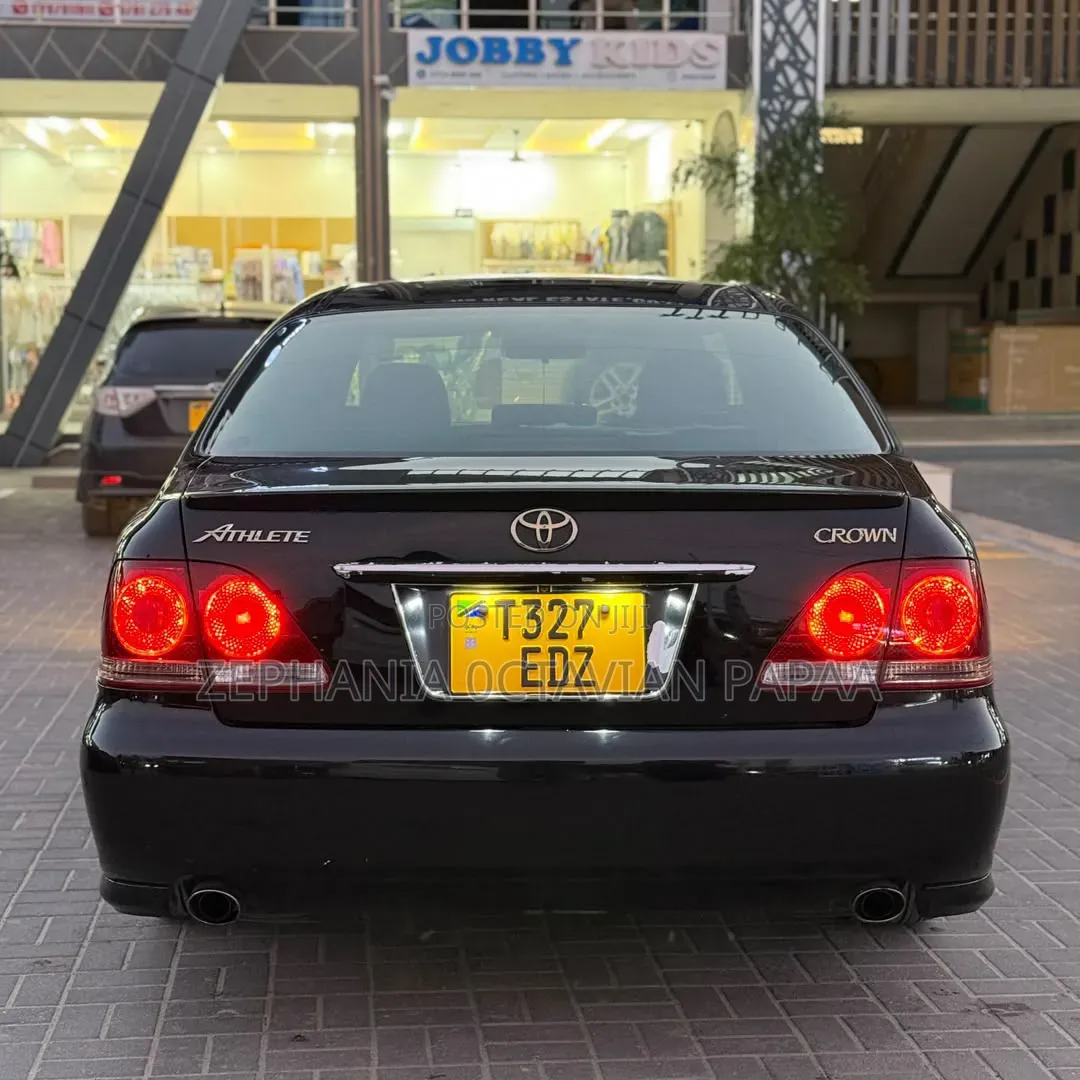 Toyota Crown 2006 Black
