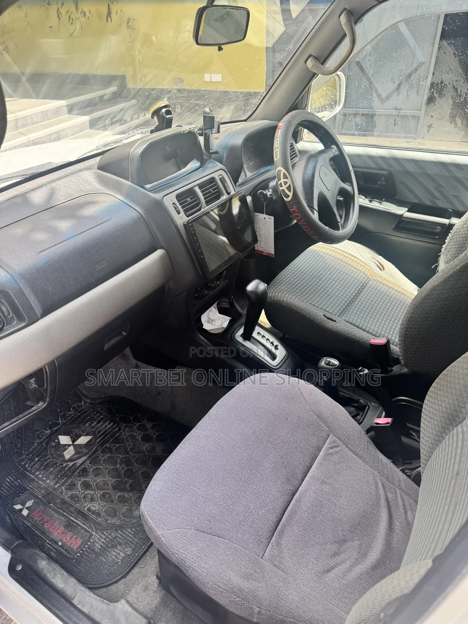 Mitsubishi Pajero 1999 White