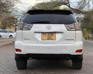 Toyota Harrier 2006 White