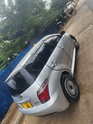 Toyota IST 2003