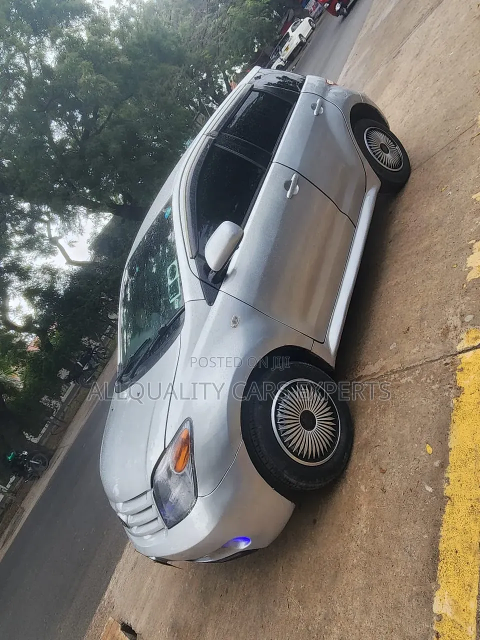Toyota IST 2003