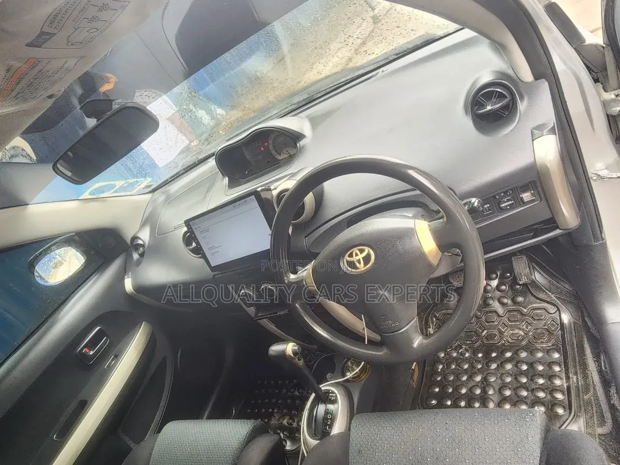 Toyota IST 2003
