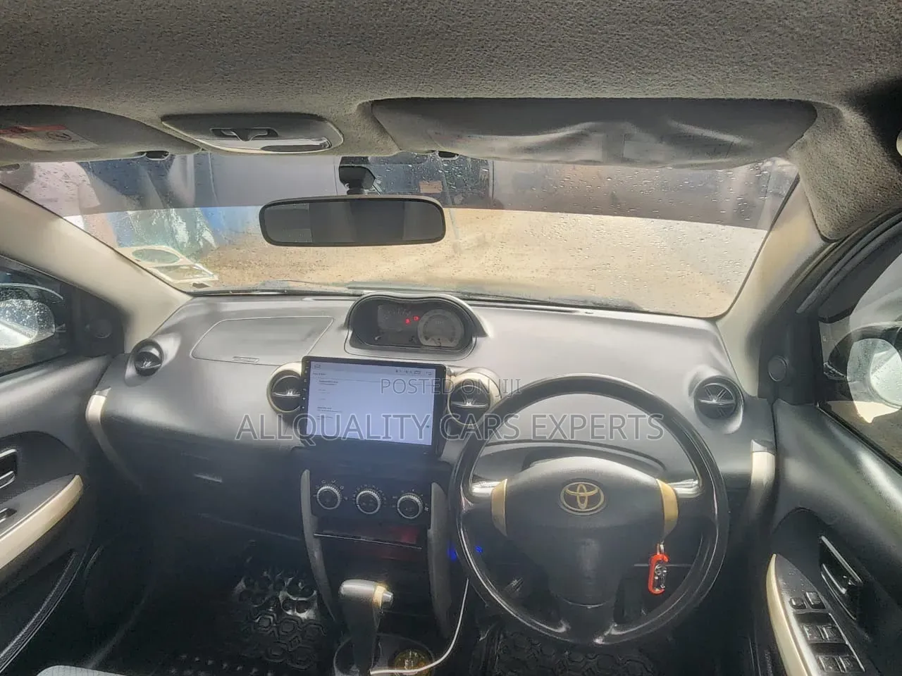 Toyota IST 2003
