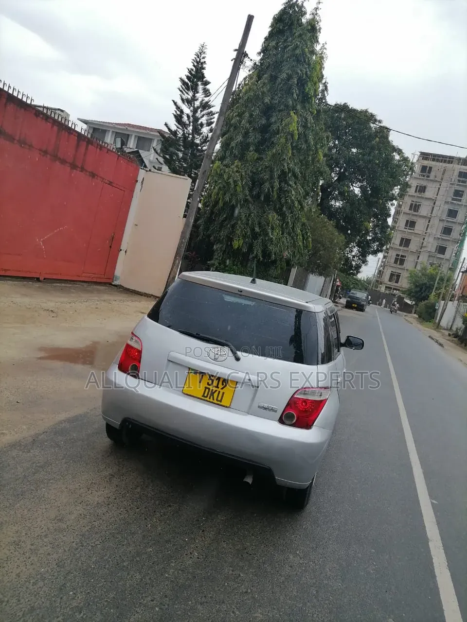 Toyota IST 2003