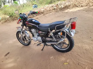 Bajaj Boxer 125 2025 Black