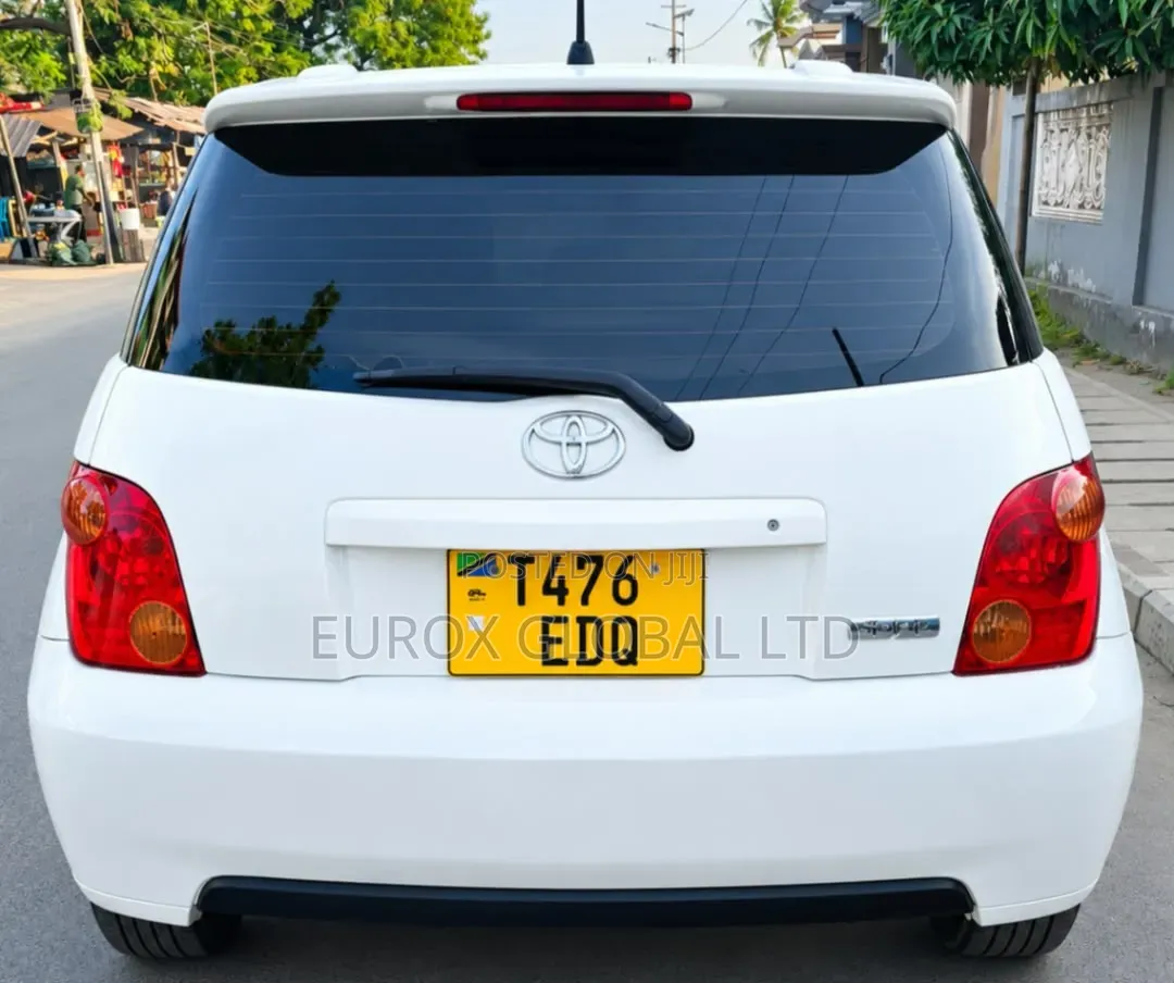Toyota IST 2007 White
