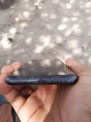 New Apple iPhone 11 64 GB Black