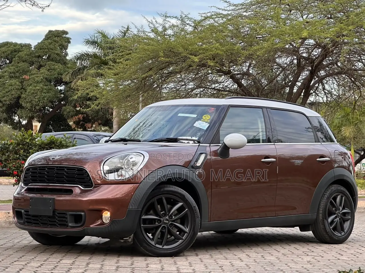 Mini Cooper 2013 Brown
