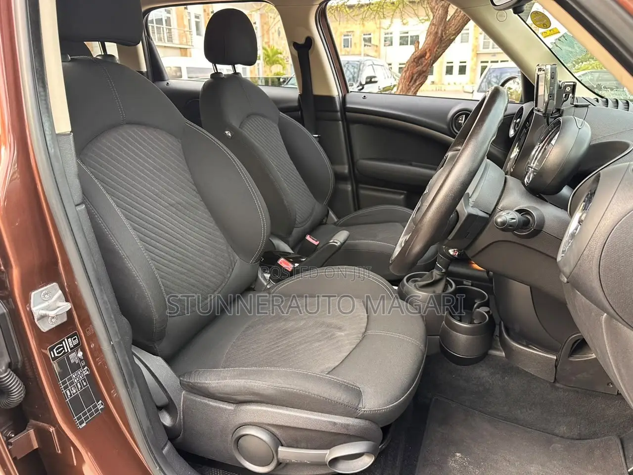 Mini Cooper 2013 Brown