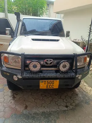 Toyota Land Cruiser 2010 Beige