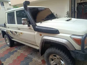 Toyota Land Cruiser 2010 Beige