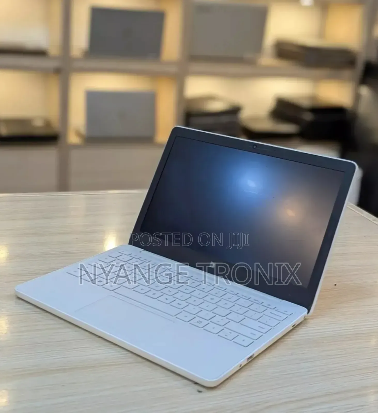 Laptop Microsoft Surface Laptop SE 8GB Intel SSD 128GB