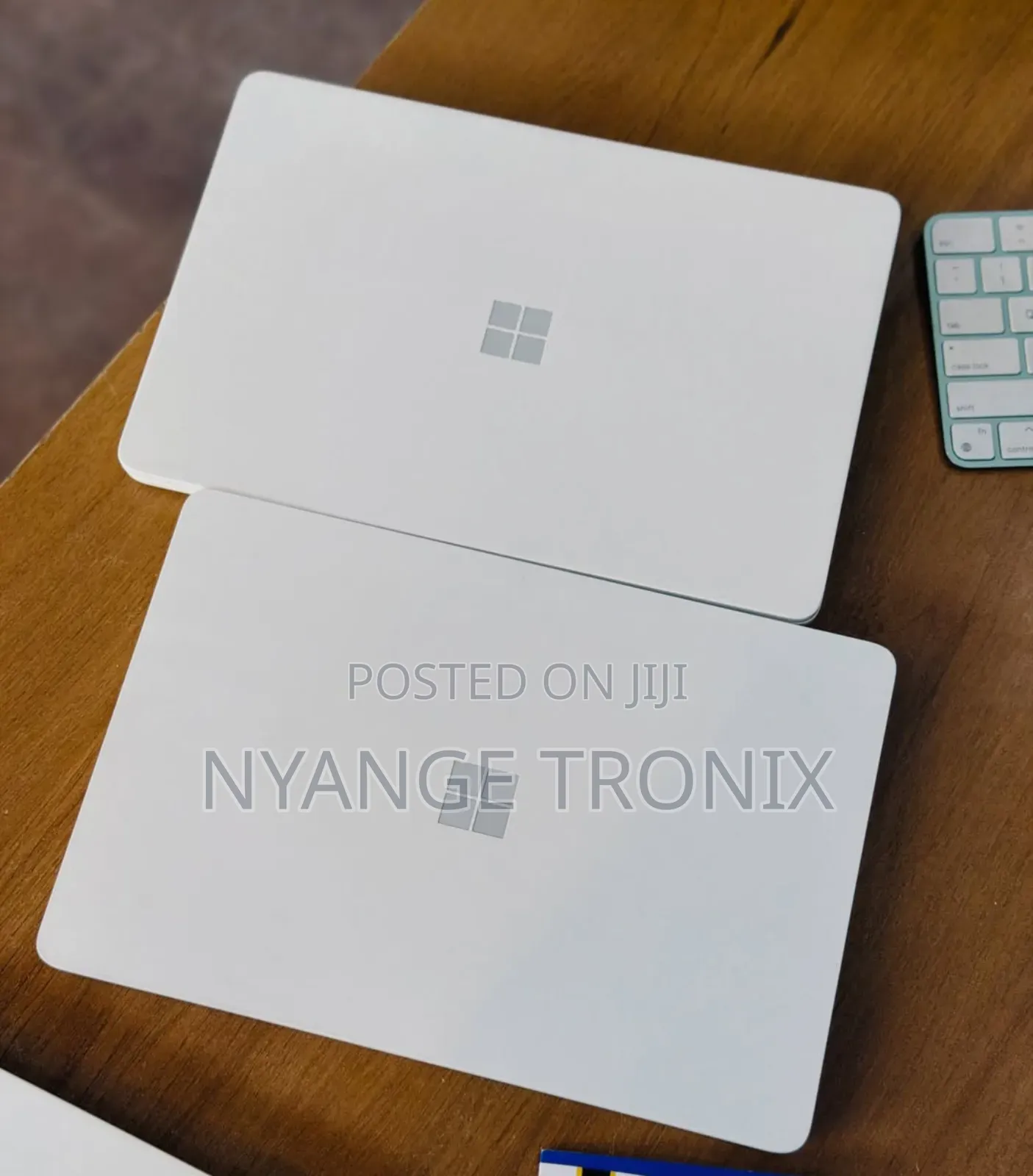 Laptop Microsoft Surface Laptop SE 8GB Intel SSD 128GB