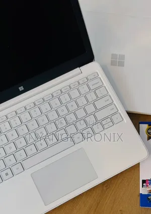 Laptop Microsoft Surface Laptop SE 8GB Intel SSD 128GB