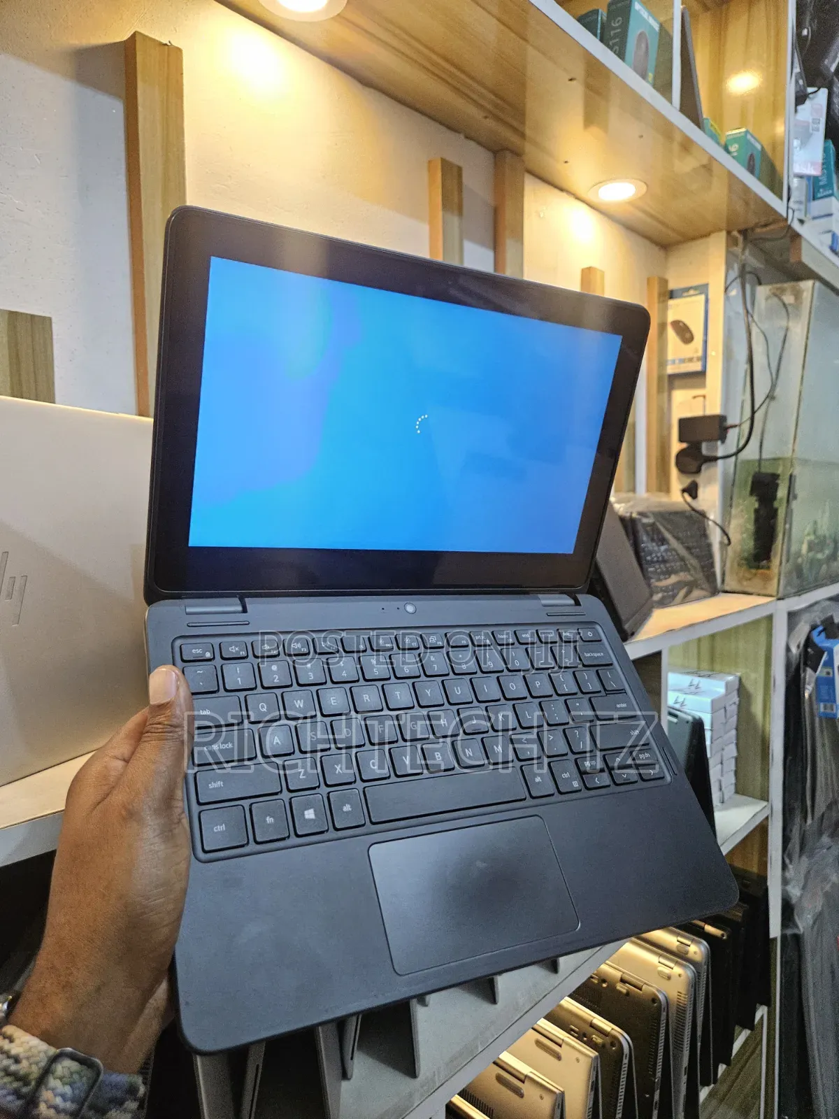 Laptop Dell Latitude 3310 2-in-1 4GB Intel SSD 128GB
