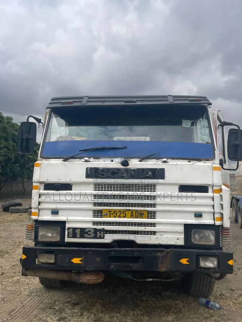 Scania 113 Pulling Double Tank