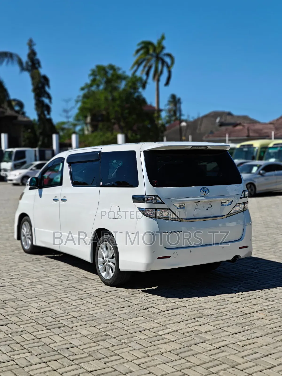 Toyota Vellfire 2010 White