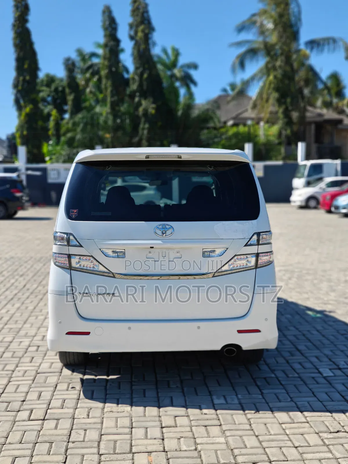 Toyota Vellfire 2010 White
