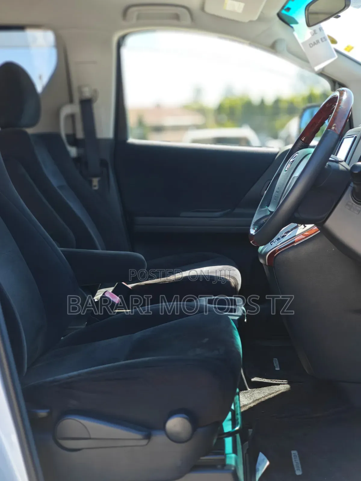 Toyota Vellfire 2010 White