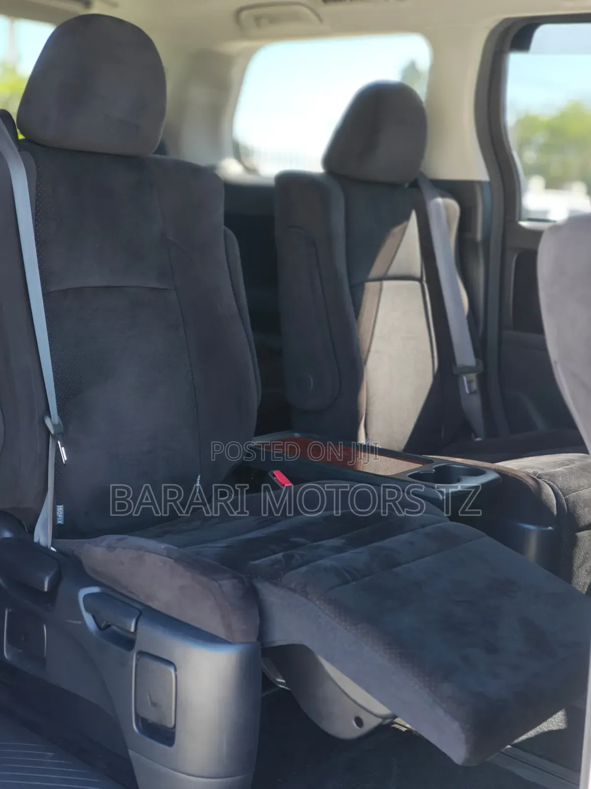 Toyota Vellfire 2010 White