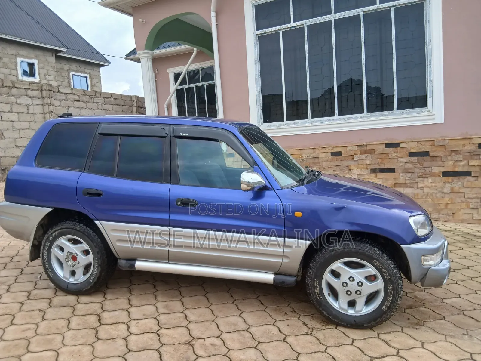 Toyota RAV4 1997 Blue
