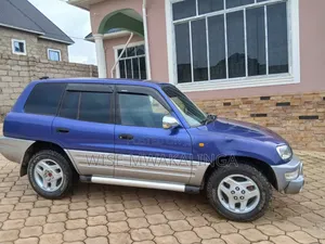 Toyota RAV4 1997 Blue