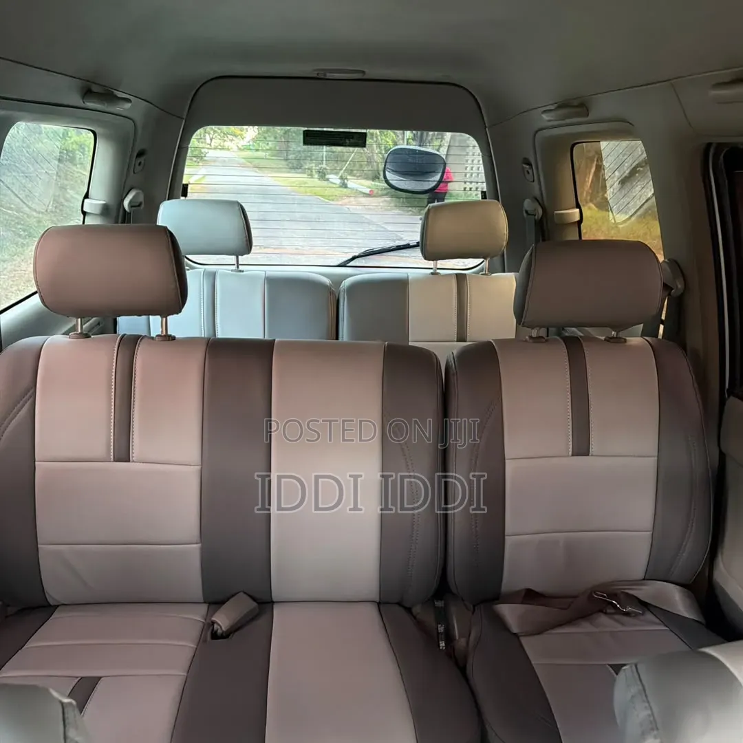 Toyota Noah 2001 Silver