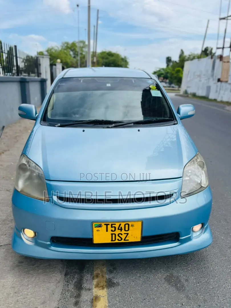 Toyota Raum 2004 Blue