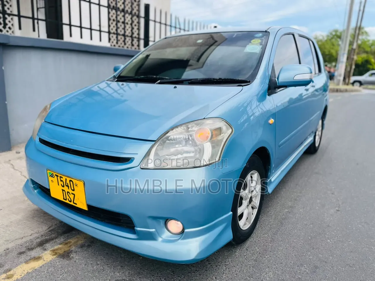 Toyota Raum 2004 Blue