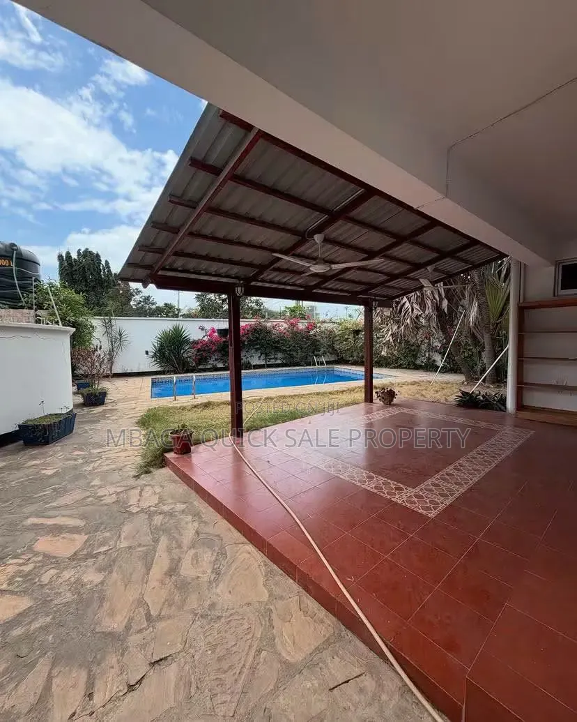 5bdrm House in Masaki for rent