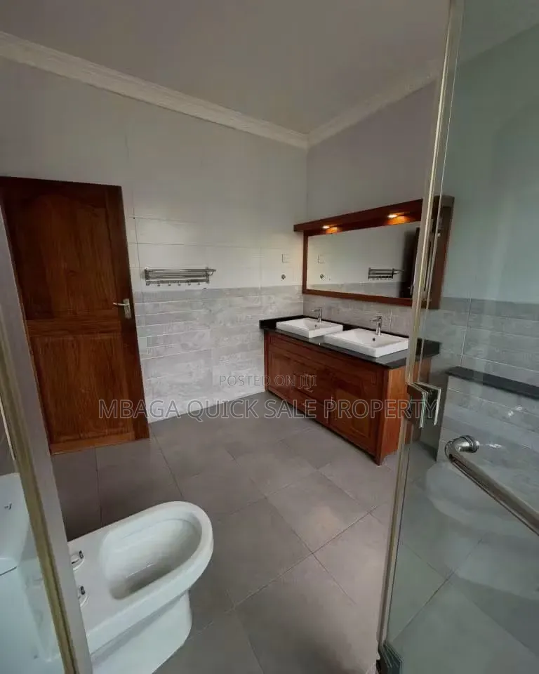 5bdrm House in Masaki for rent