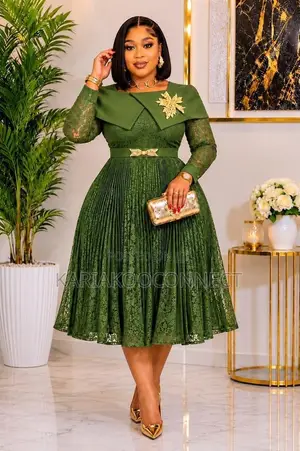 Women’s Pleated Lace Dress