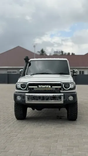 Toyota Land Cruiser 79 Series 2022 White