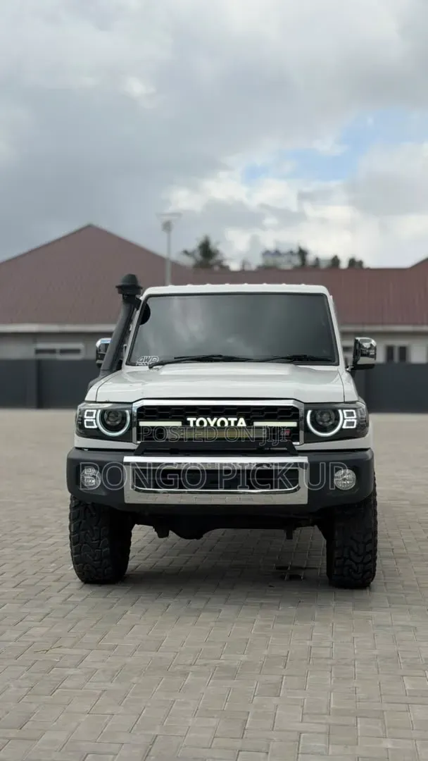 Toyota Land Cruiser 79 Series 2022 White