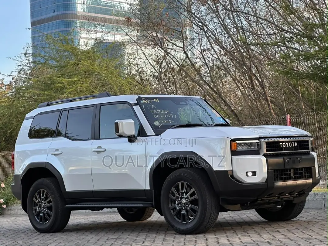 Toyota Land Cruiser Prado 2025 White