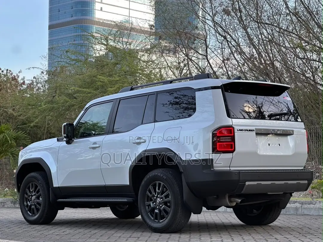 Toyota Land Cruiser Prado 2025 White