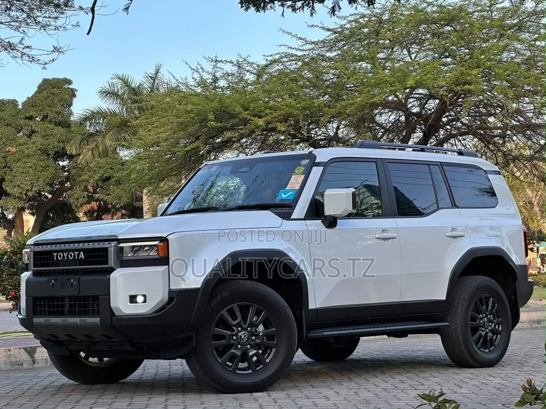 Toyota Land Cruiser Prado 2025 White