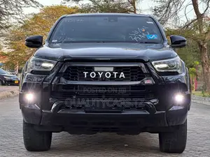 Toyota Hilux 2022 Black