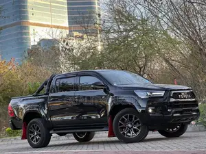 Toyota Hilux 2022 Black