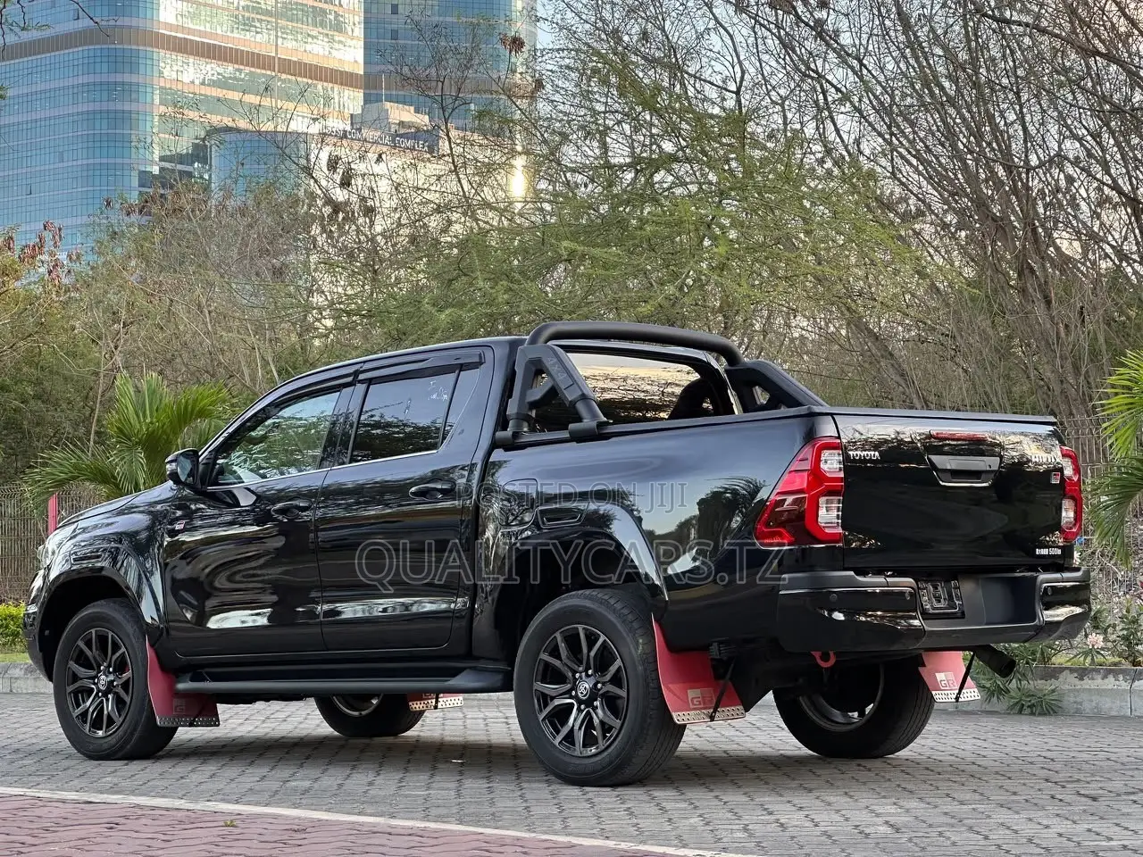 Toyota Hilux 2022 Black