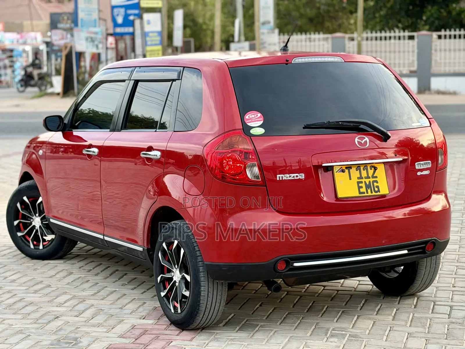Mazda Verisa 2010 Red