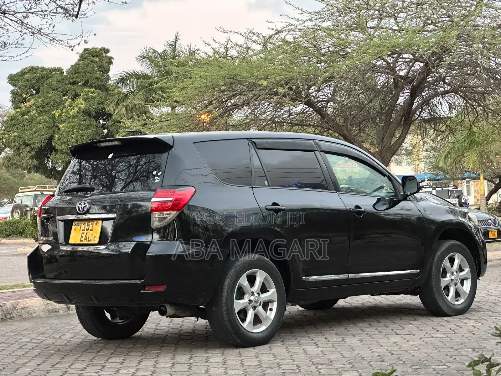 Toyota Vanguard 2012 Black