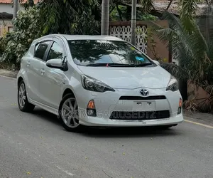 Toyota Aqua 2012 Off white